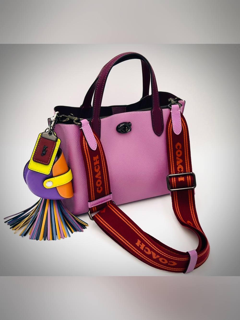 The Coach Willow Tote 24 / Violet Orchid